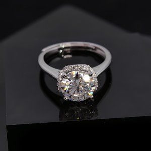 2.5 Ct Moissanite Diamond Ring. Adjustable Size. Passes Diamond Tester.